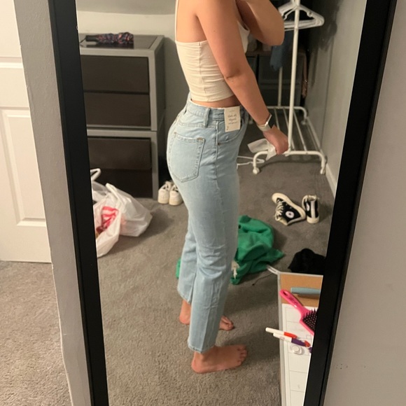 NWT A&F Curve Love Ultra High Rise Ankle Straight Jeans - Picture 3 of 3